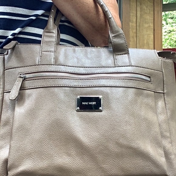 GUC Nine West Taupe hand shoulder bag - Picture 14 of 14